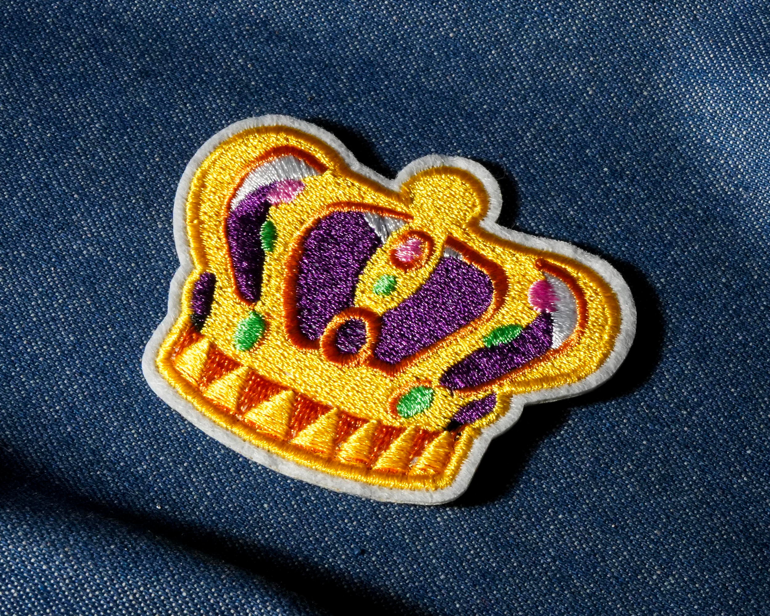 Golden Royal Crown Patch Iron On (7 x 6cm)