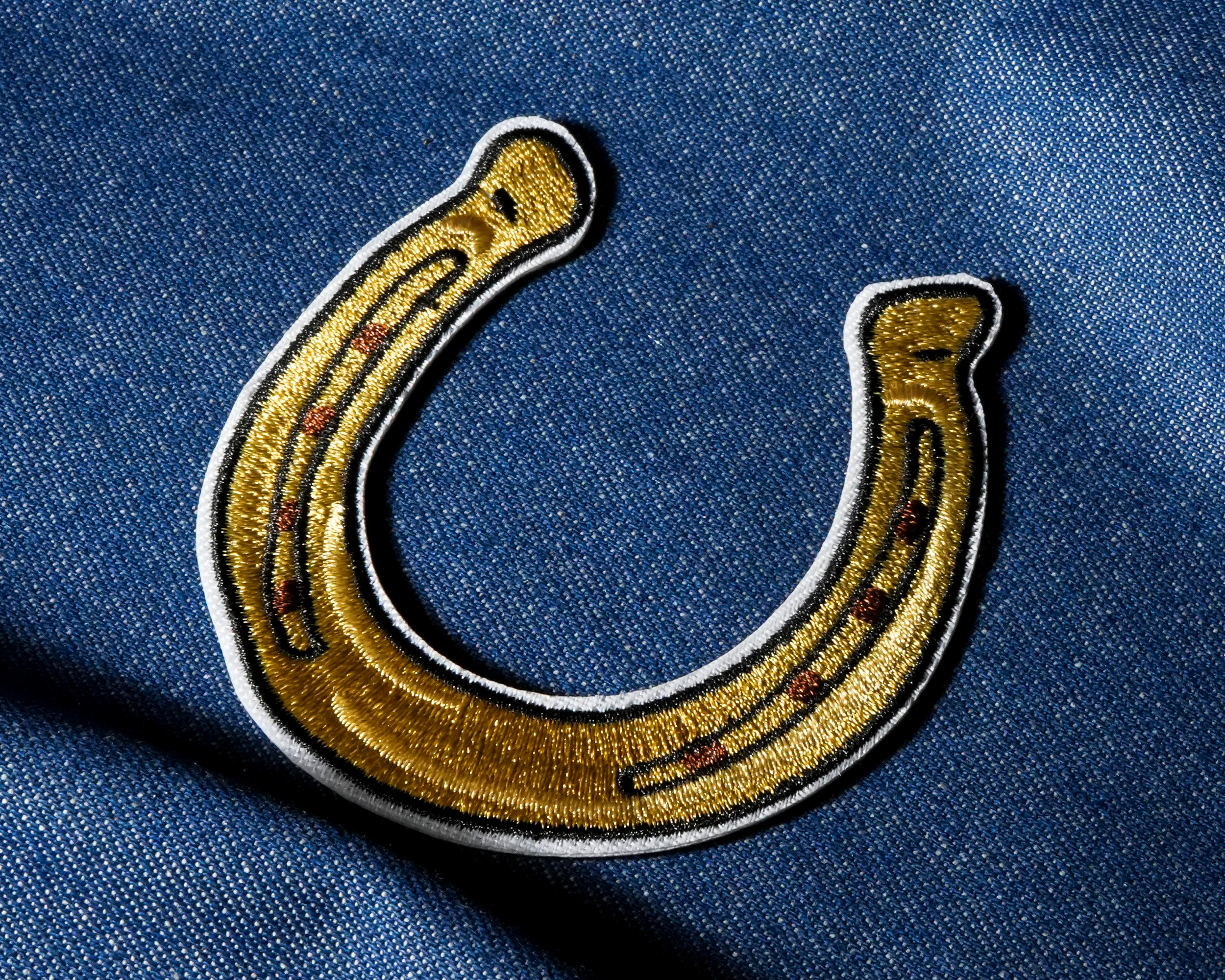 Gold Horse Shoe Patch Iron On (7 x 8cm)