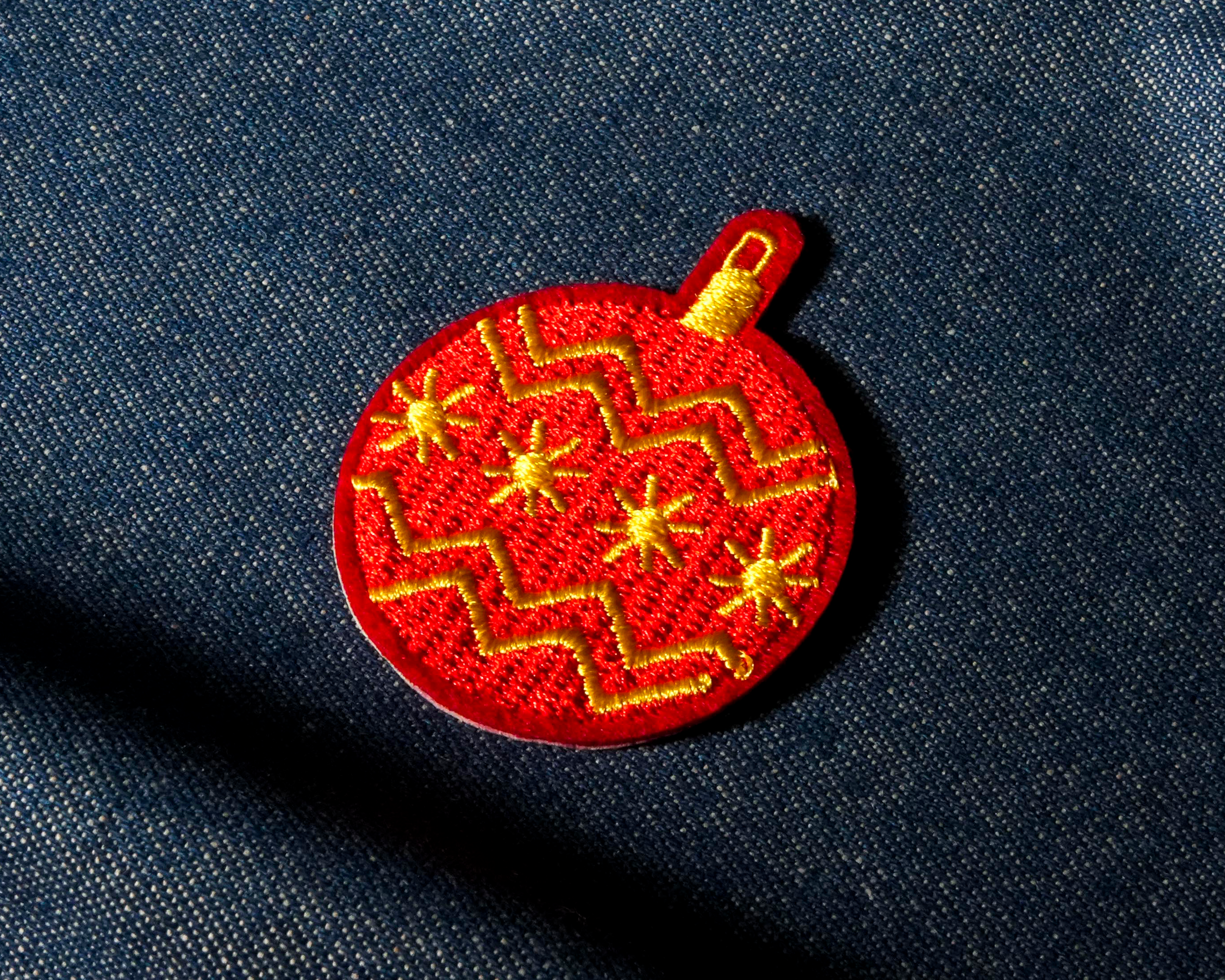 Red Bauble Christmas Decoration Patch Iron On (4 x 4cm)