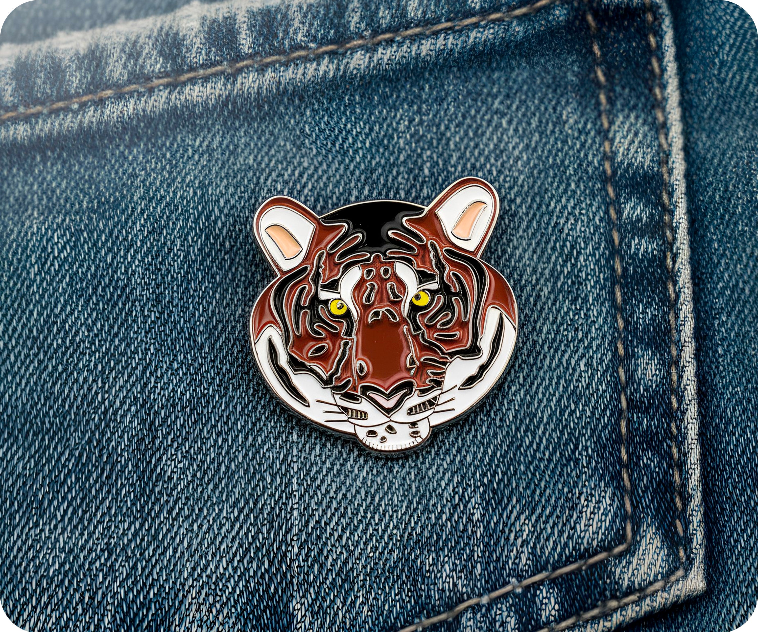 Pin con forma de tigre