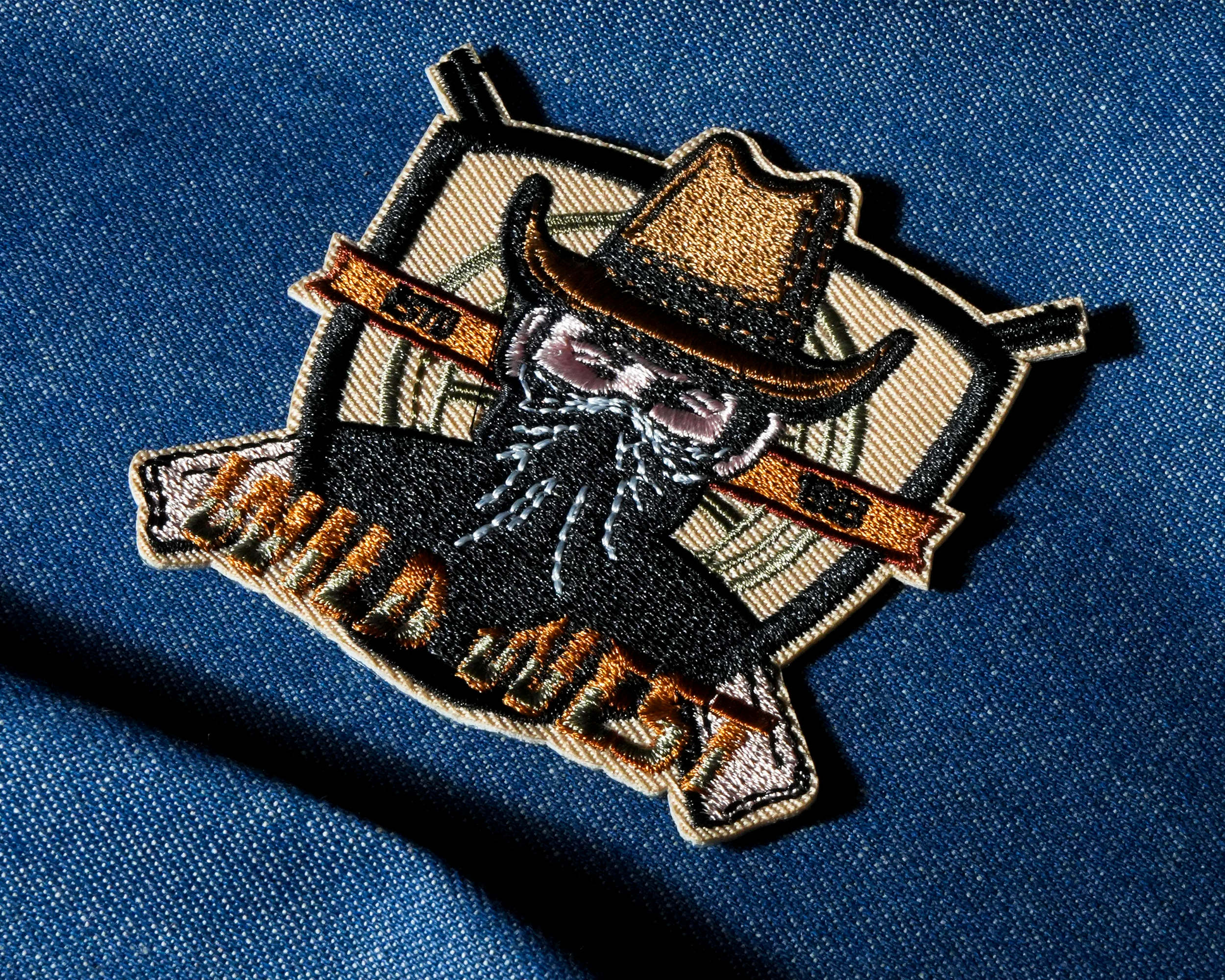 Wild West Armed Bandit Patch Iron On (7 x 7cm)