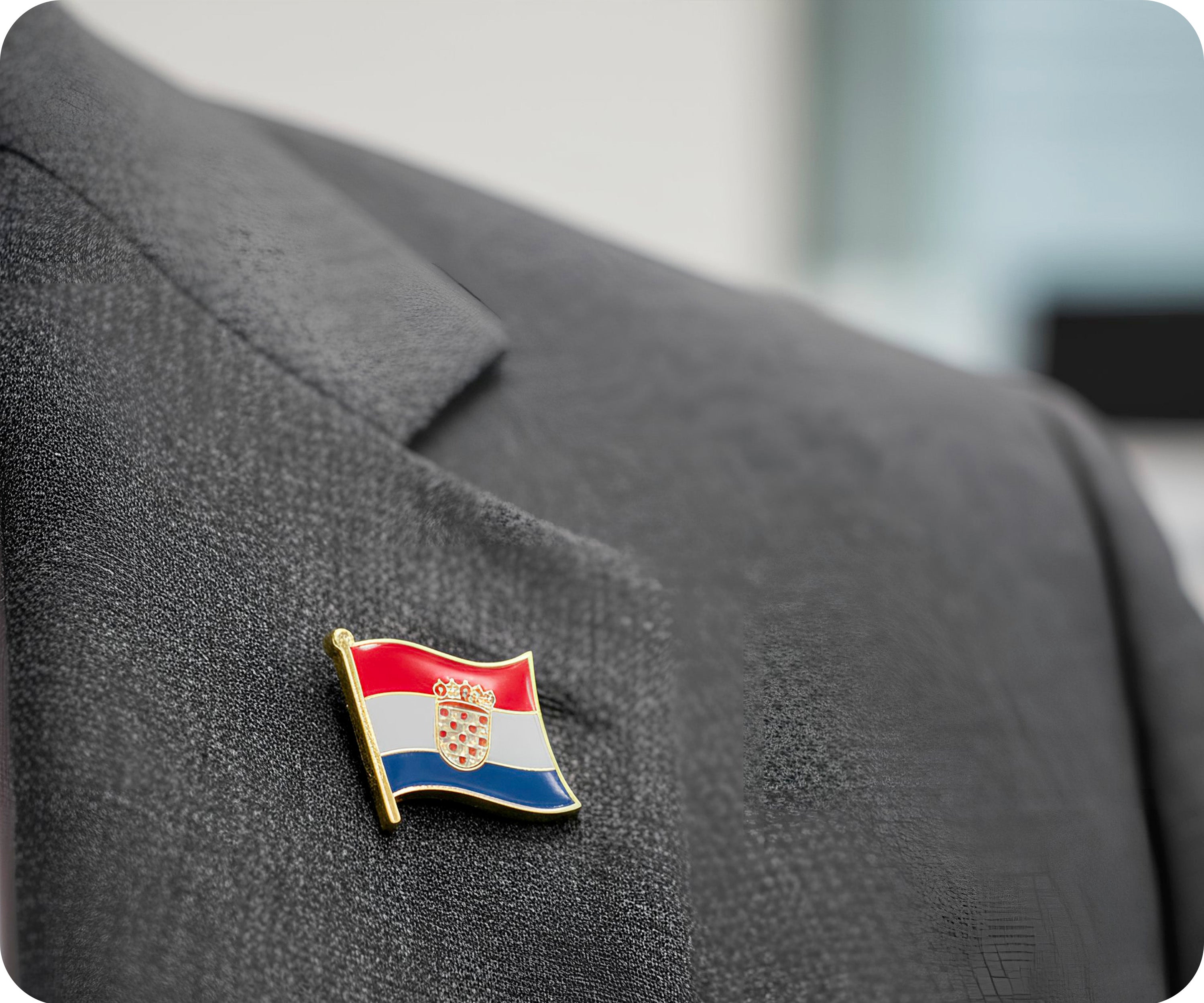 Pin con la bandera de Croacia