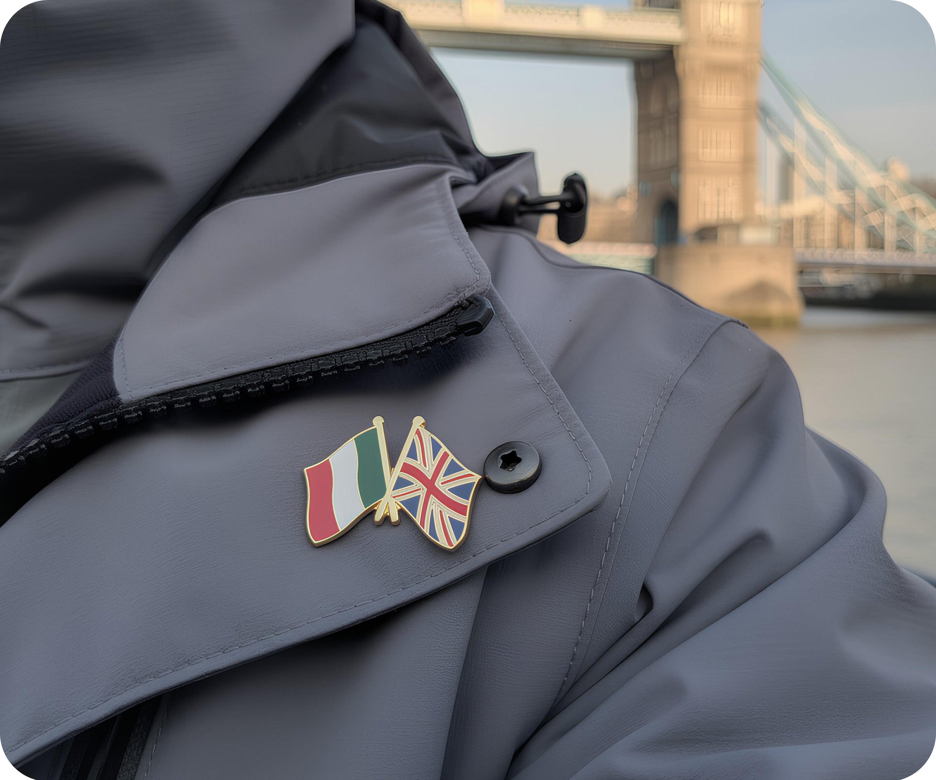 Italy & United Kingdom UK Friendship Pin Badge