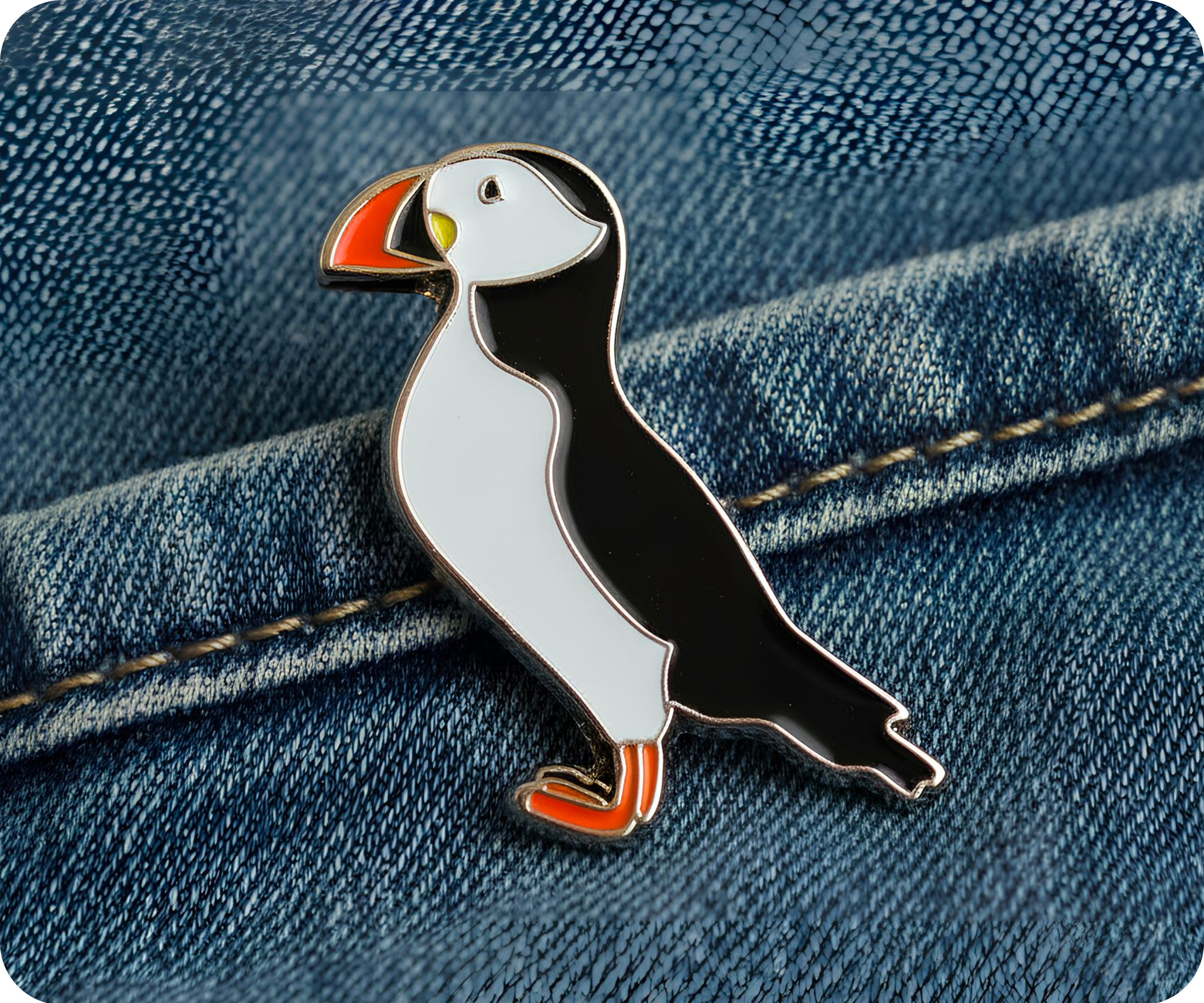 Pin con forma de pájaro frailecillo