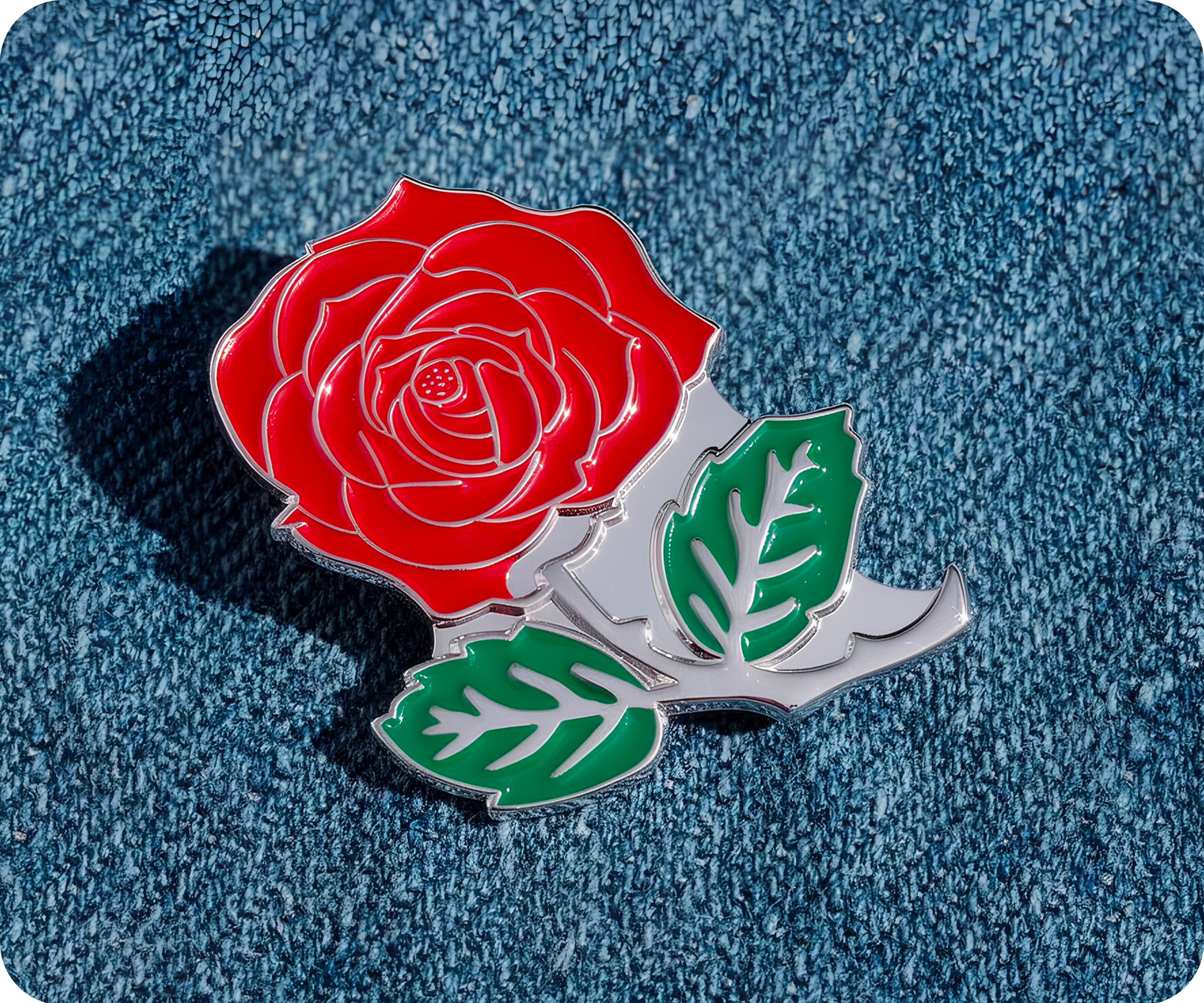 Pin con forma de rosa roja