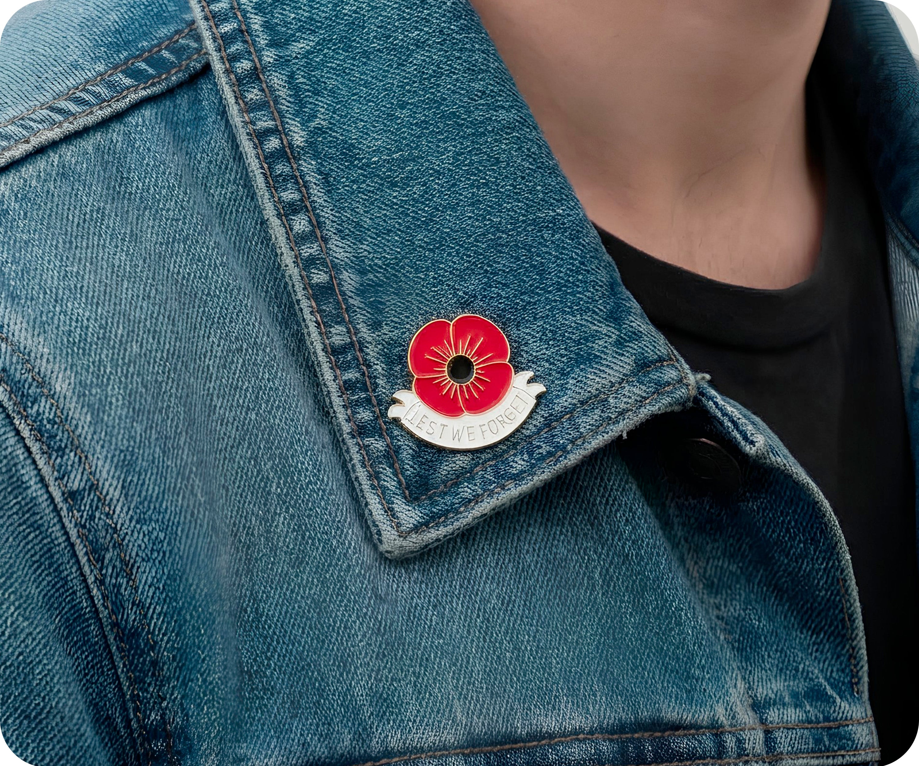 Lest We Forget Red White Poppy Flower Pin Badge