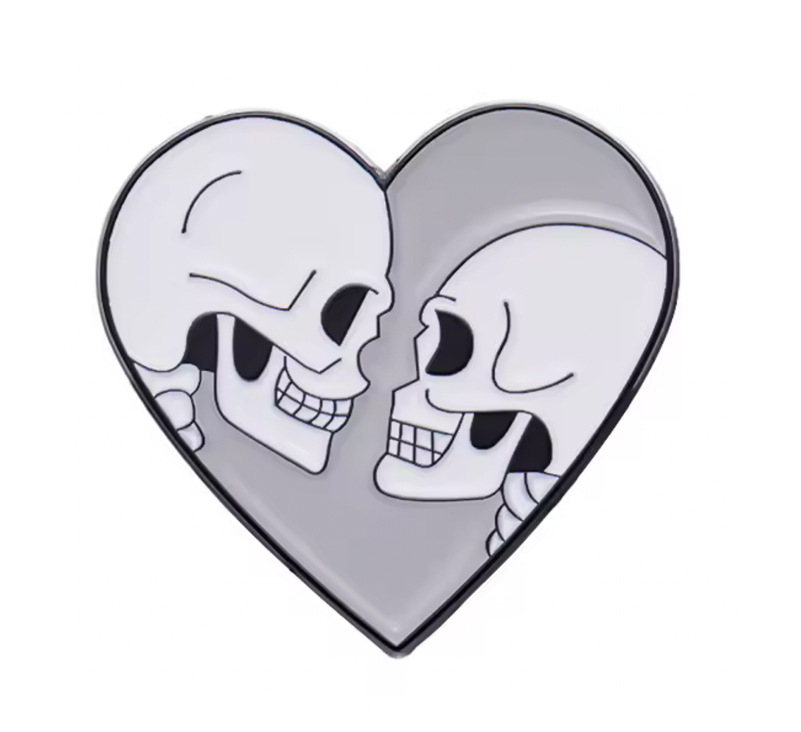Love Heart Skull Couple Pin Badge