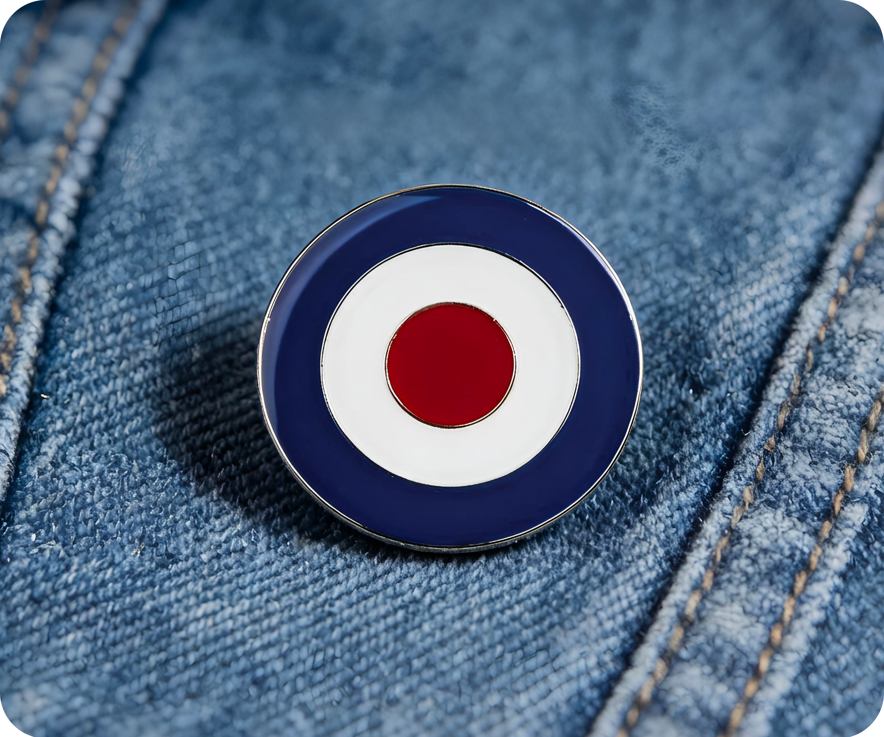 RAF MOD Target Pin Badge Secondary image