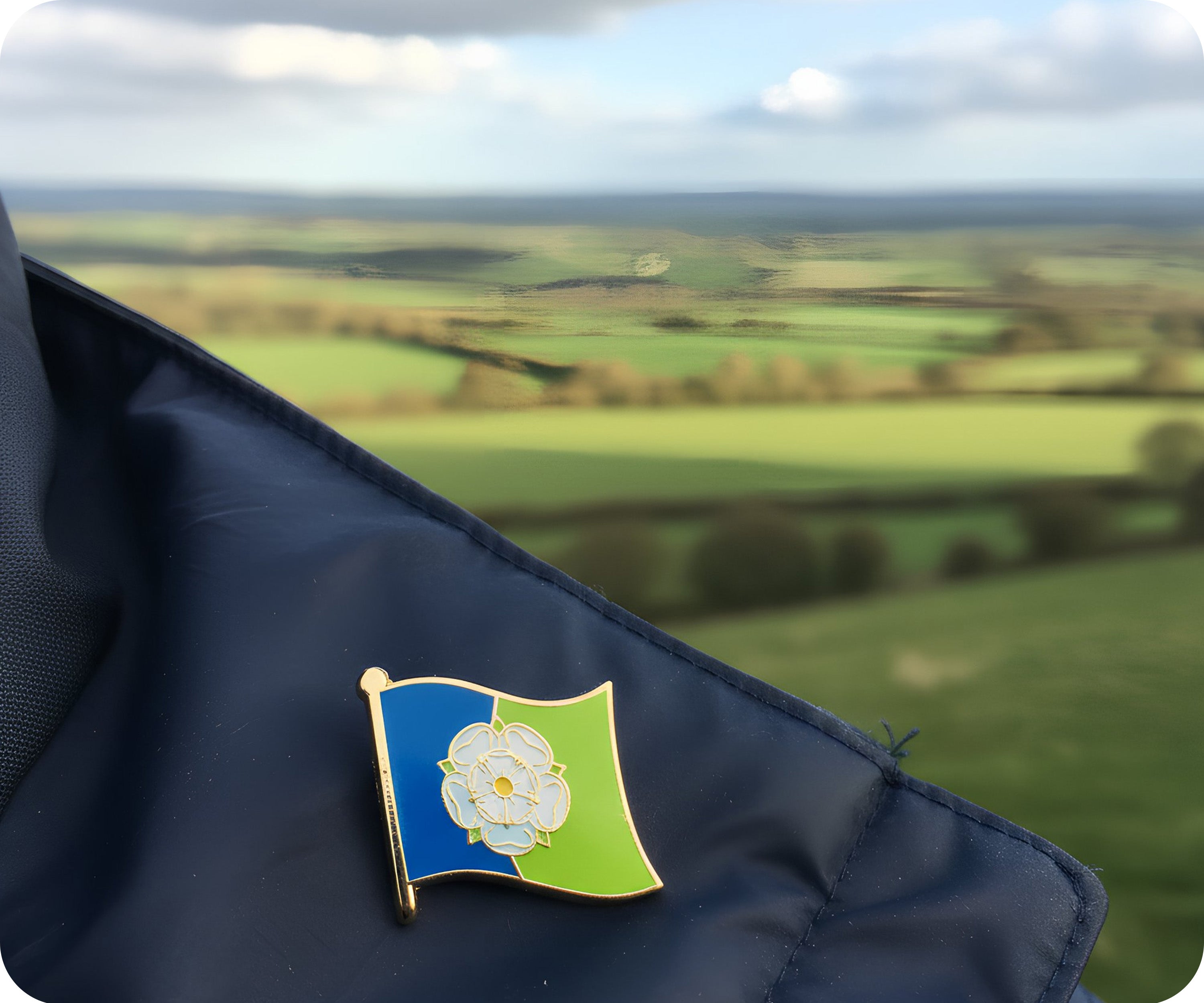 East Riding English County Flag Pin Badge Secondary image