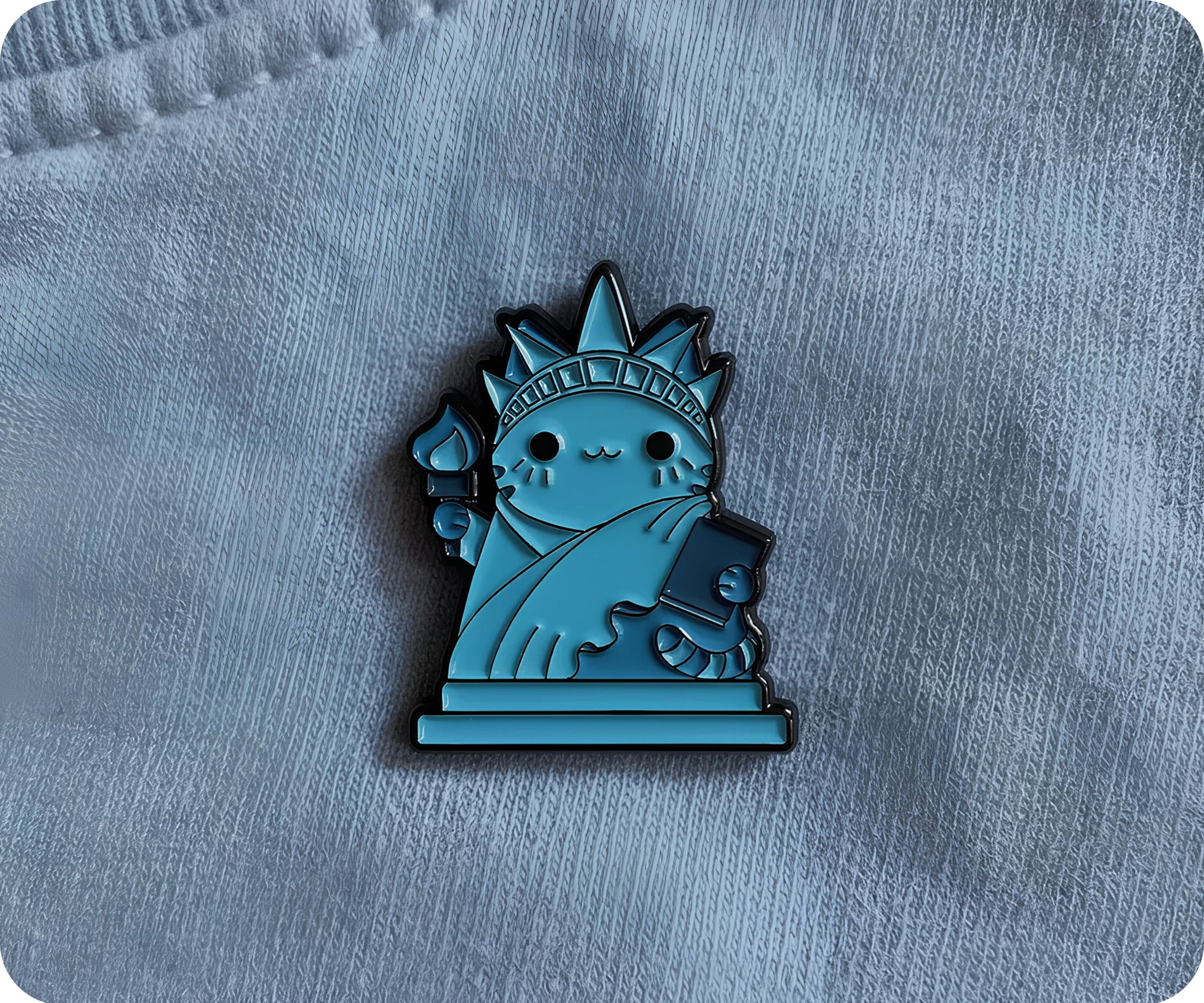 Statue of Liberty Cat Kittens Funny Pin Badge