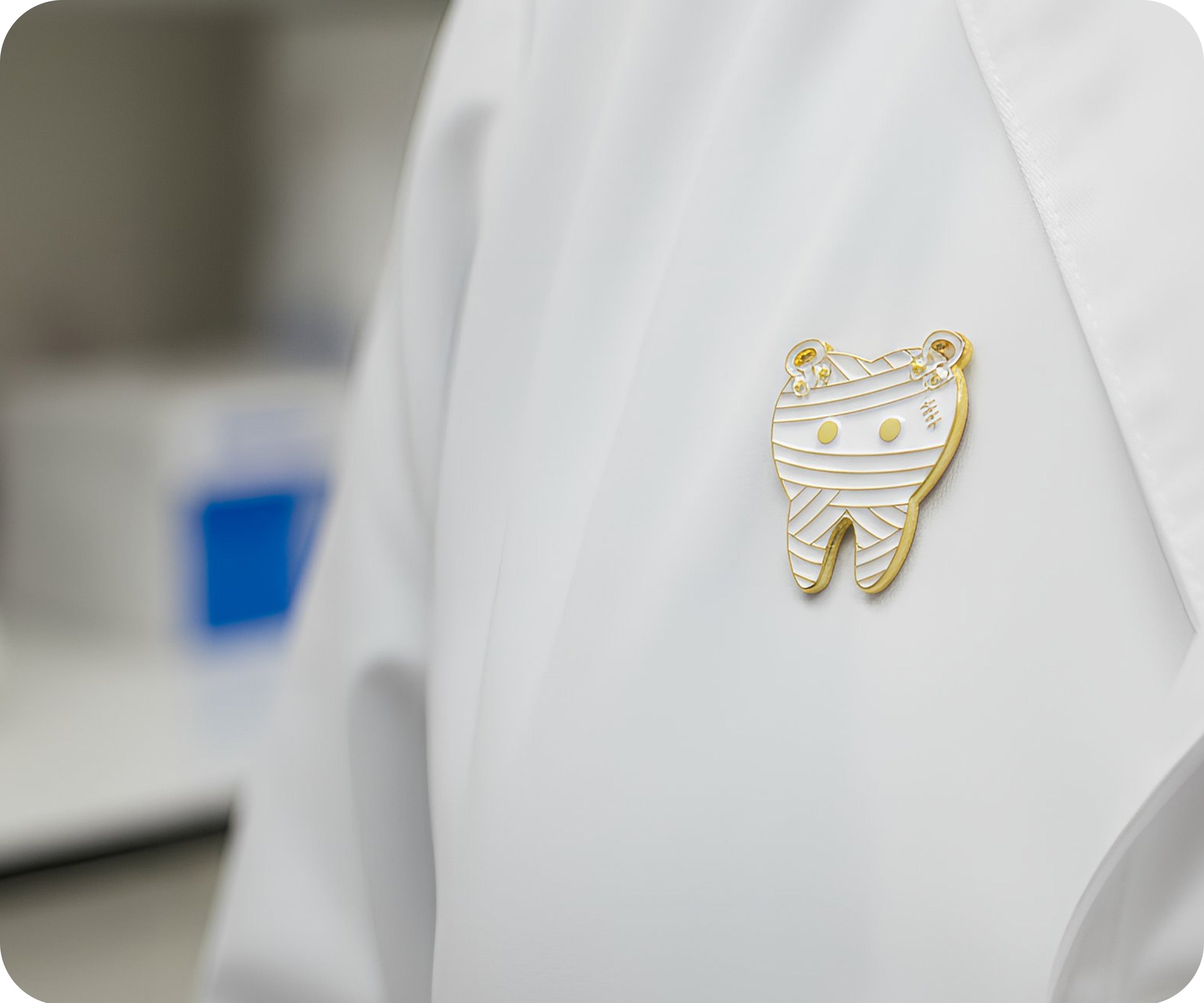 Mummy Zombie Teeth Dentist Tooth Pin Badge Secondary image