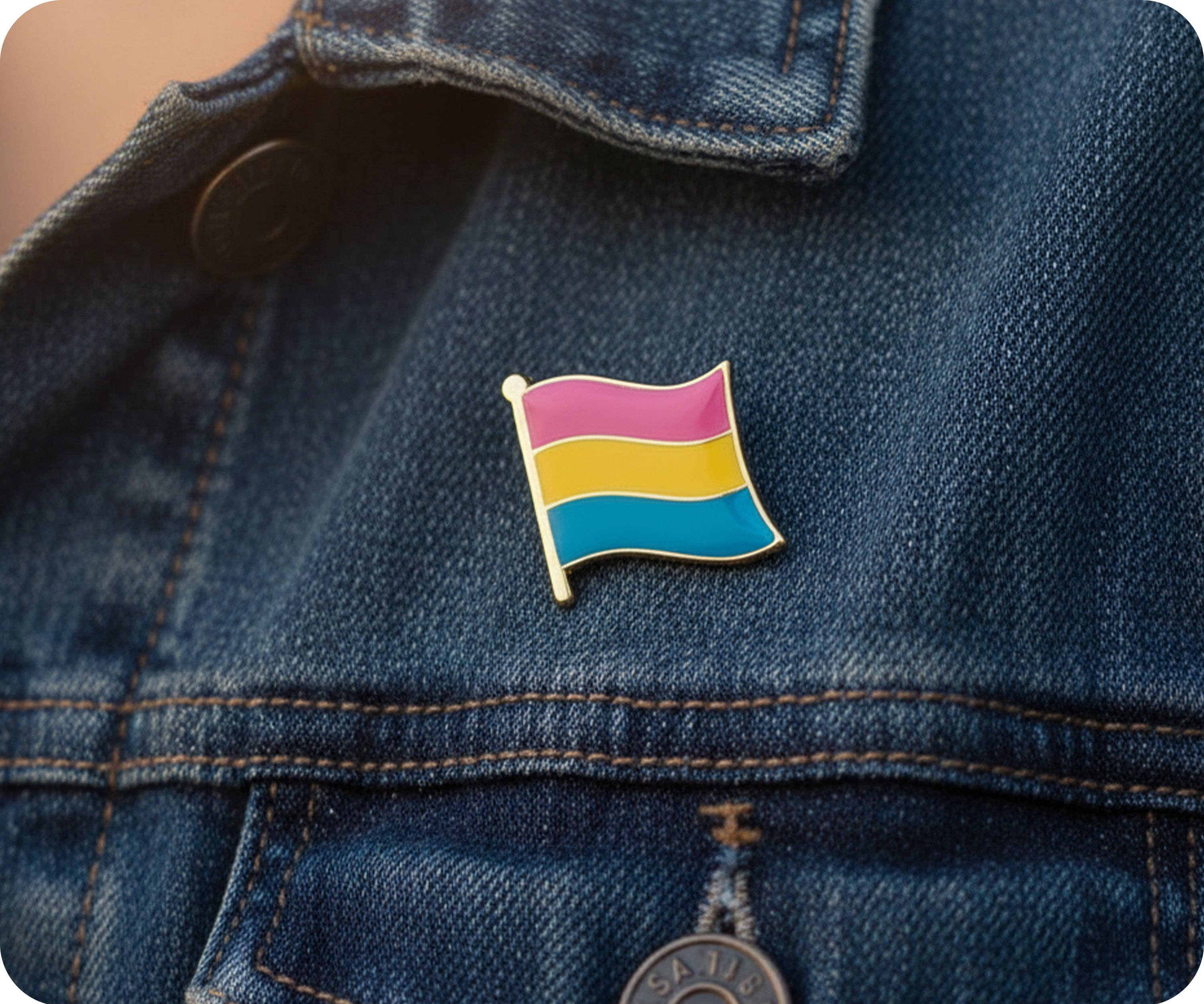 Pin con la bandera pansexual Imagen secundaria del producto