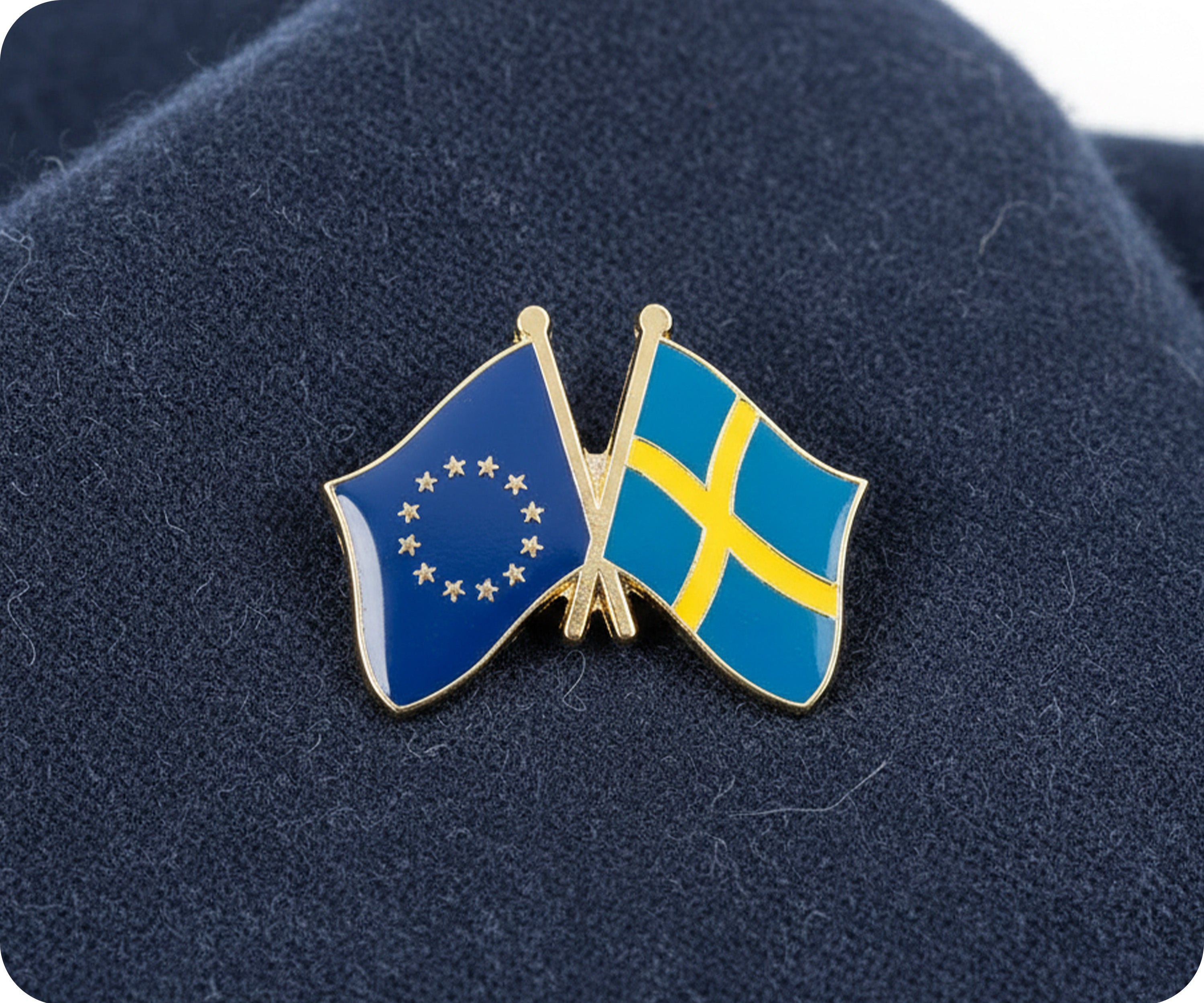 European Union & Sweden Friendship Pin Badge Secondary image